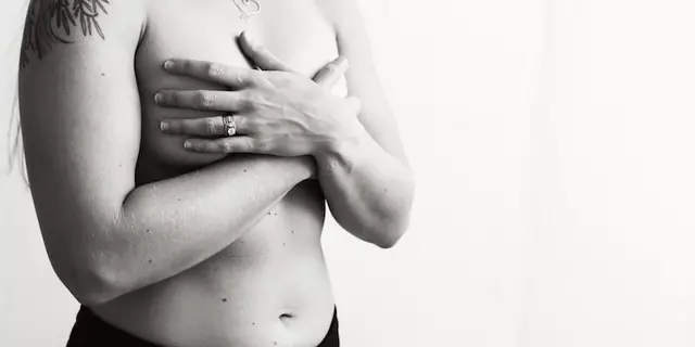 What are the symptoms of in-situ breast cancer?